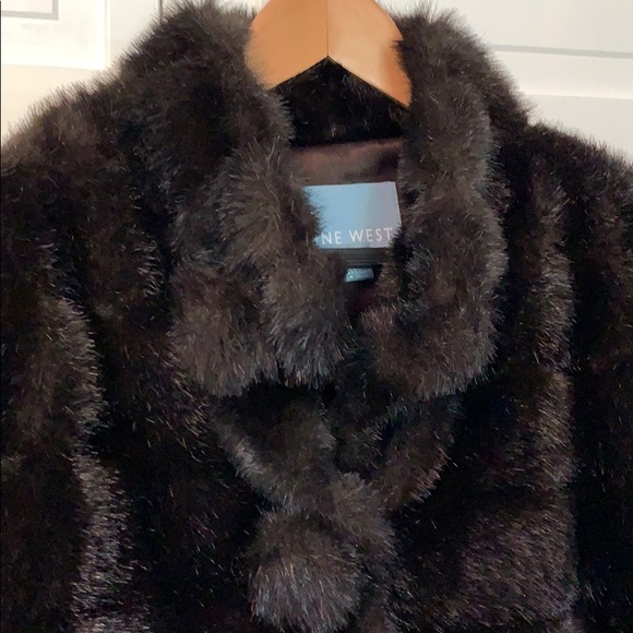 Fun faux fur with Pom Pom buttons - Picture 3 of 9